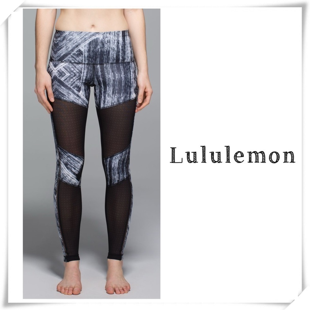 Lululemon Hot To Street Pant Mesh Leggings in Heat Wave White Black Size 4